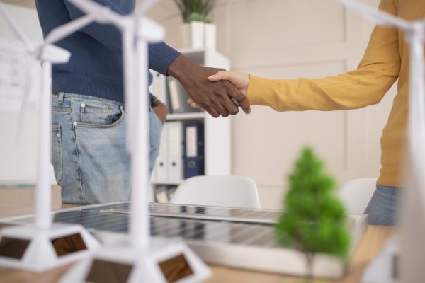 colleagues-handshake-close-up colleagues-handshake-close-up